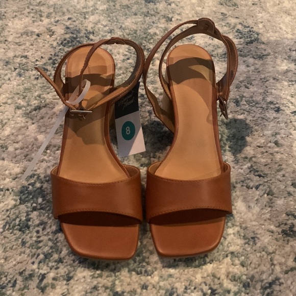 NWT UNIVERSAL THREAD heels - Picture 4 of 8